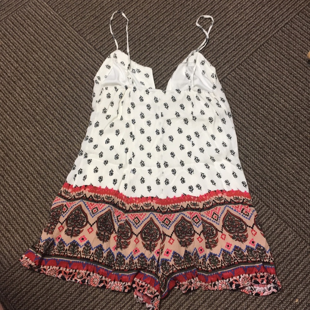 Patterned Romper - Picture 2 of 2